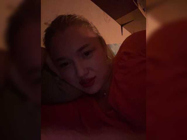 lyalyavivi live cam preview