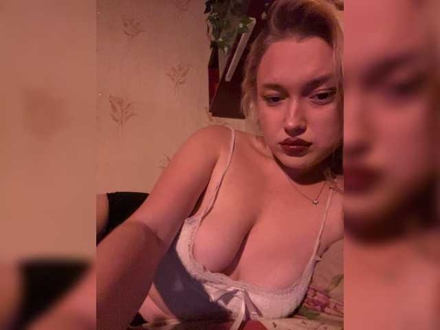 lyalyavivi live cam on BongaCams