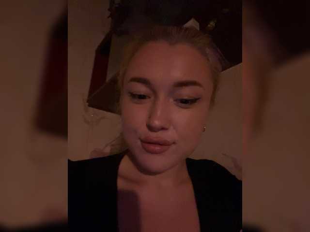 lyalyavivi webcam