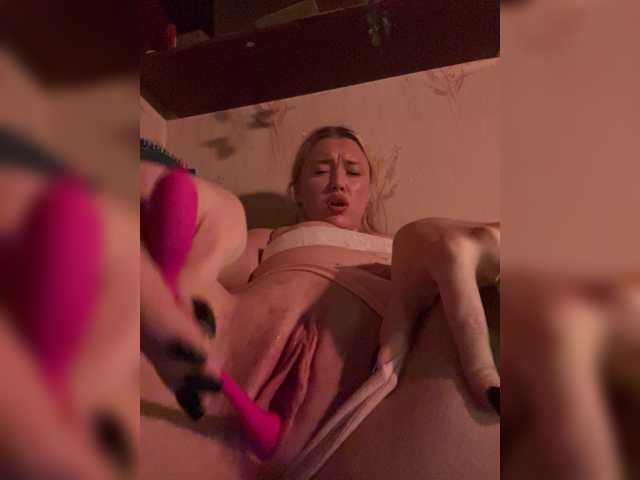 lyalyavivi live cam on BongaCams