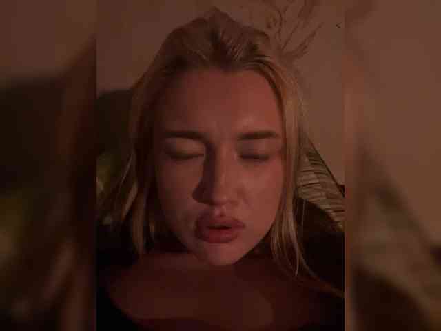 lyalyavivi webcam