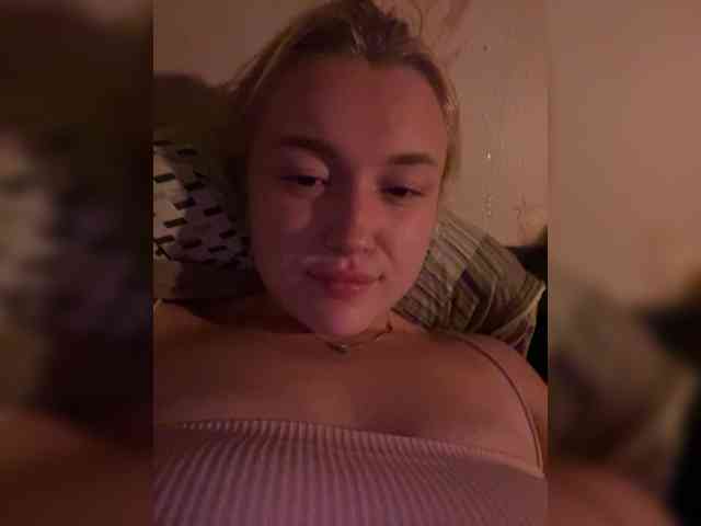 lyalyavivi webcam