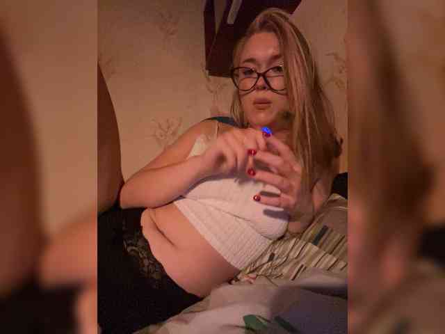 lyalyavivi webcam