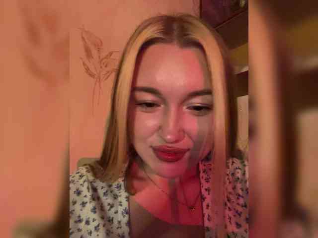 lyalyavivi webcam