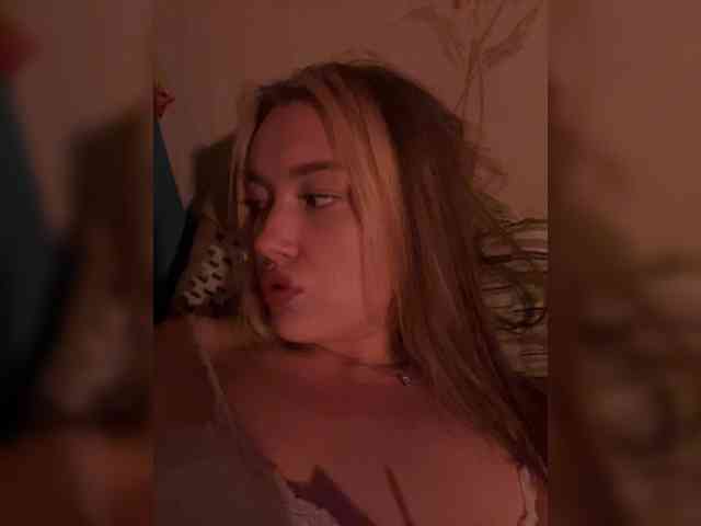 lyalyavivi webcam