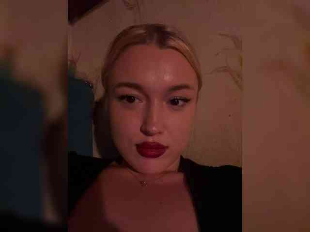 lyalyavivi webcam