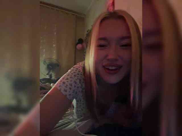 lyalyavivi webcam