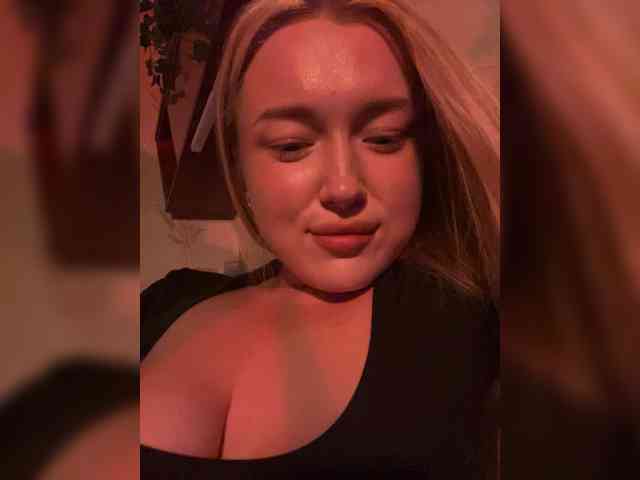 lyalyavivi webcam