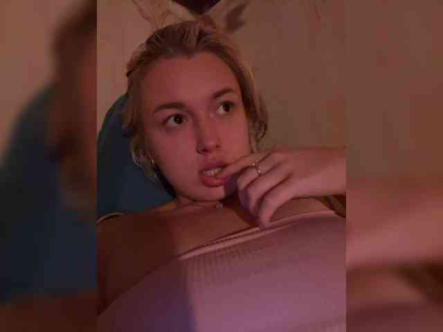 lyalyavivi webcam