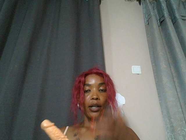 Sweetlyra live cam on BongaCams