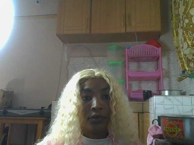 Sweetlyra live cam on BongaCams