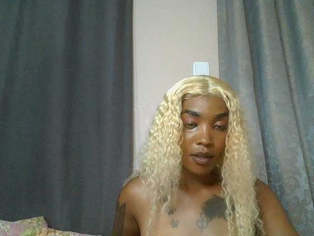 Sweetlyra live cam on BongaCams