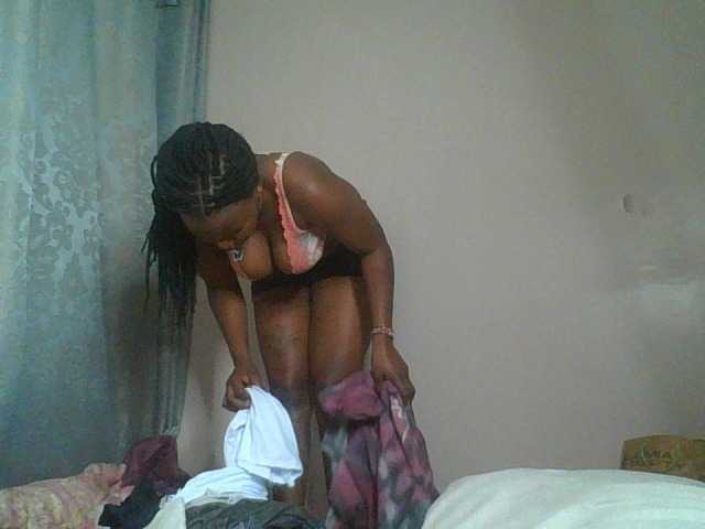 Sweetlyra live cam on BongaCams