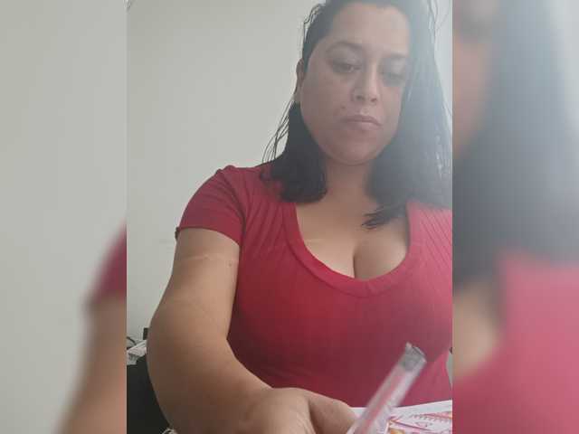 Queen-Yess, en directo ahora en BongaCams