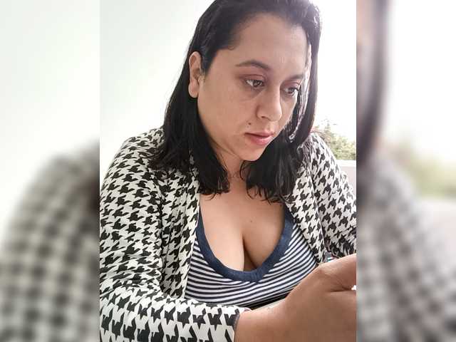 Queen-Yess live cam on BongaCams