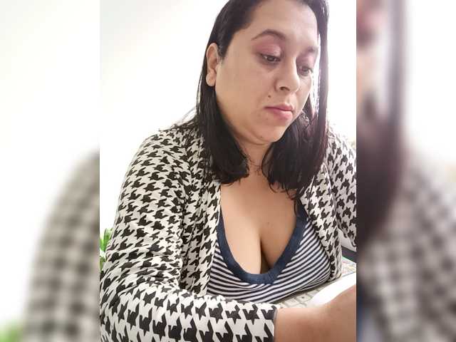 Queen-Yess live cam on BongaCams