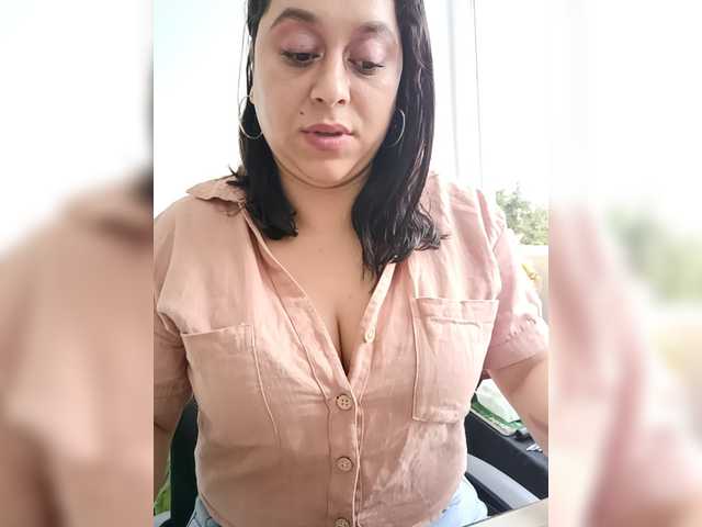 Queen-Yess live cam on BongaCams