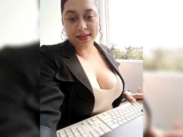 Queen-Yess webcam