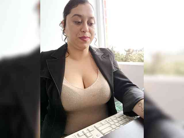 Queen-Yess webcam