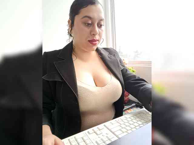 Queen-Yess webcam