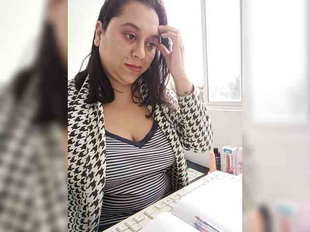 Queen-Yess webcam