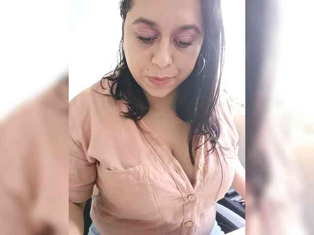 Queen-Yess webcam