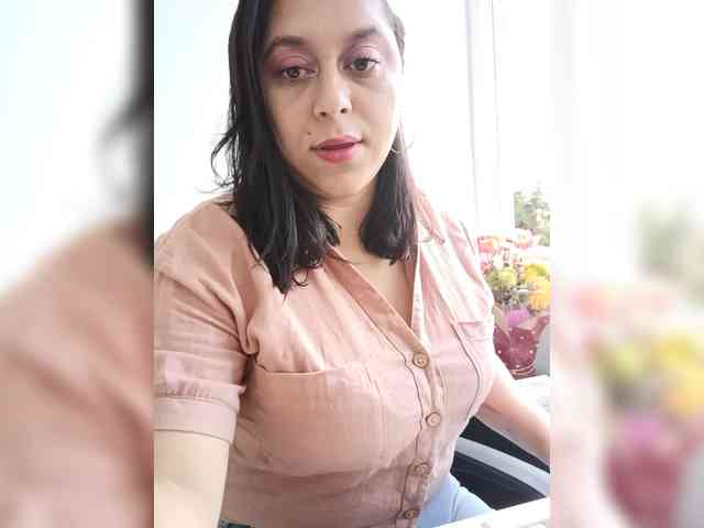 Queen-Yess webcam