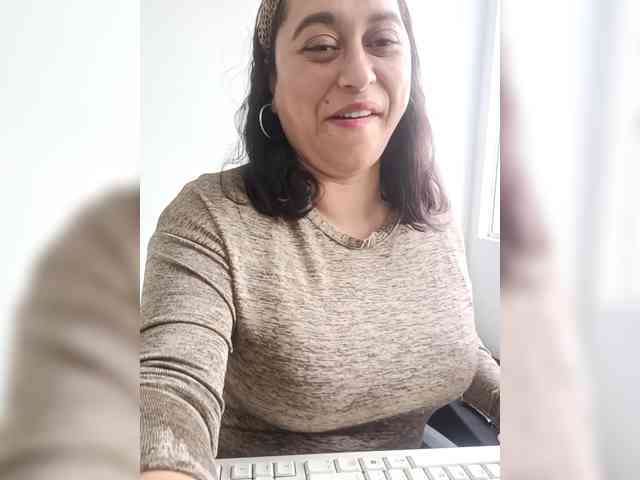 Queen-Yess webcam