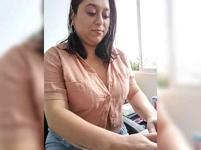 Queen-Yess webcam