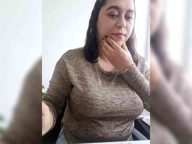 Queen-Yess webcam