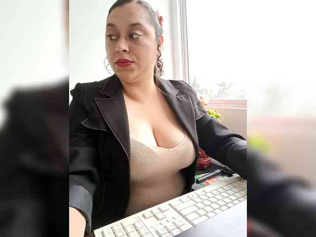 Queen-Yess webcam
