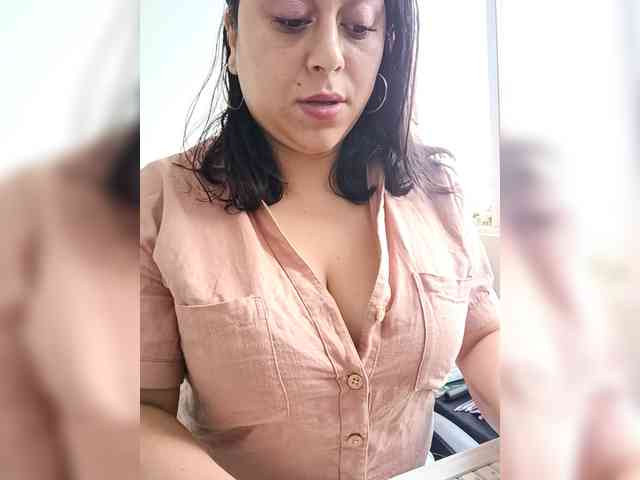Queen-Yess webcam