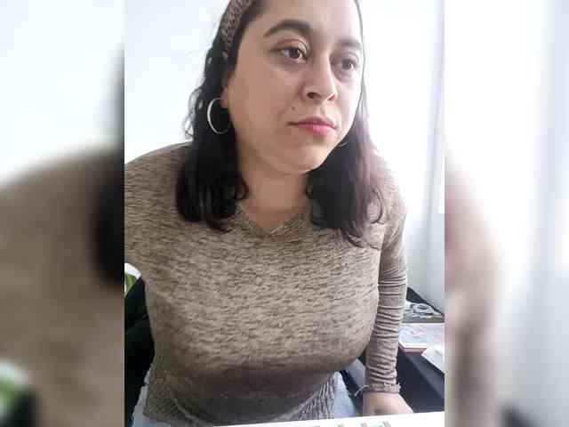 Queen-Yess webcam