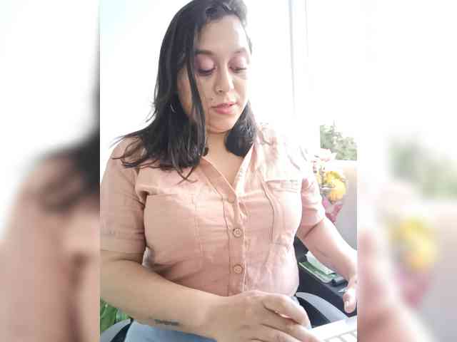 Queen-Yess webcam
