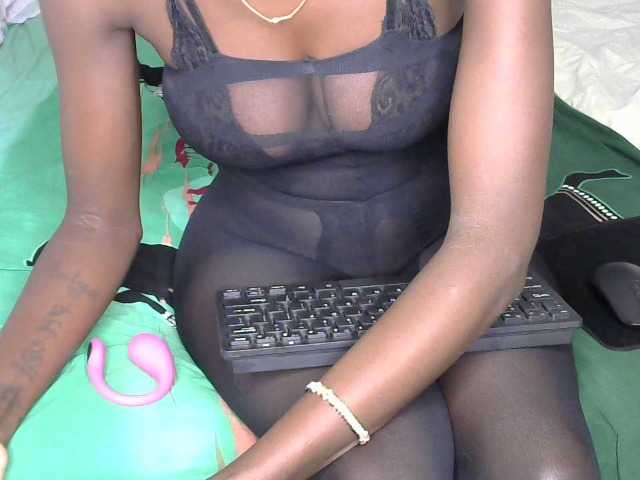honeymissy live cam on BongaCams