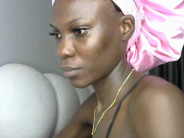 honeymissy live cam on BongaCams