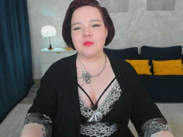 IvoryFlame, live now on BongaCams