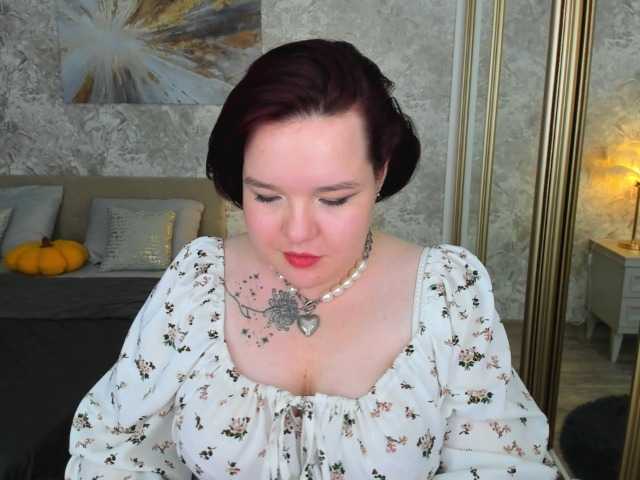 IvoryFlame, live now on BongaCams