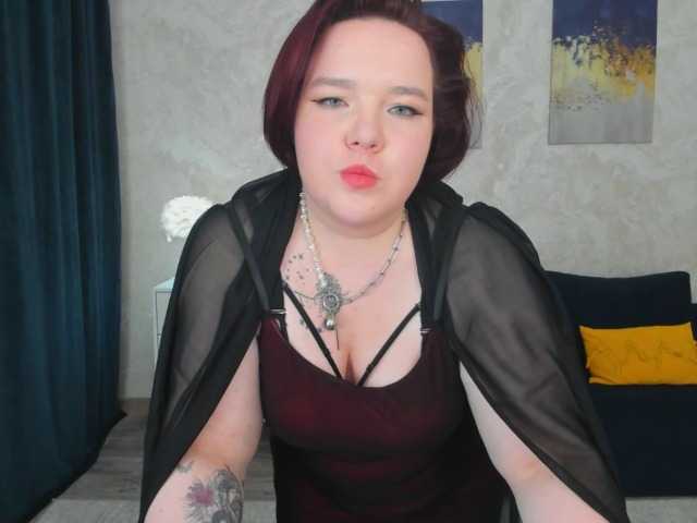 IvoryFlame, en directo ahora en BongaCams