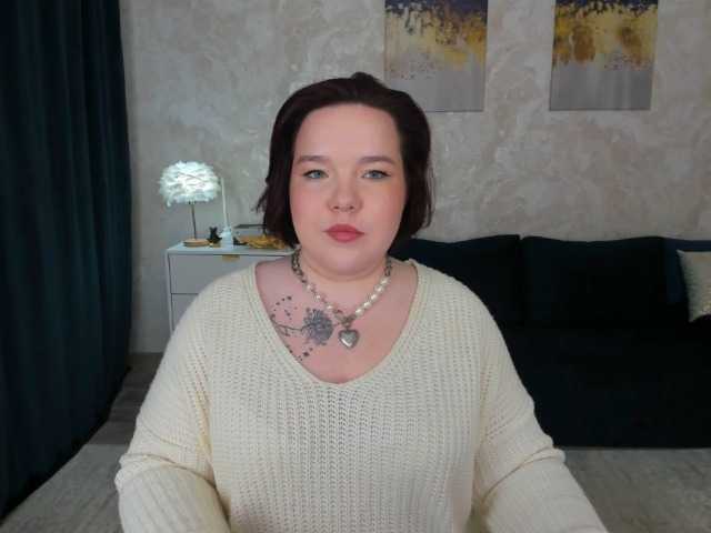 IvoryFlame live cam preview