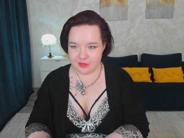 IvoryFlame, en directo ahora en BongaCams