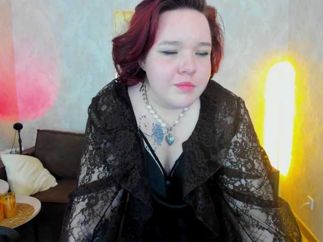 IvoryFlame — live female cam