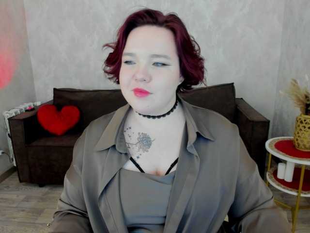 IvoryFlame live cam preview
