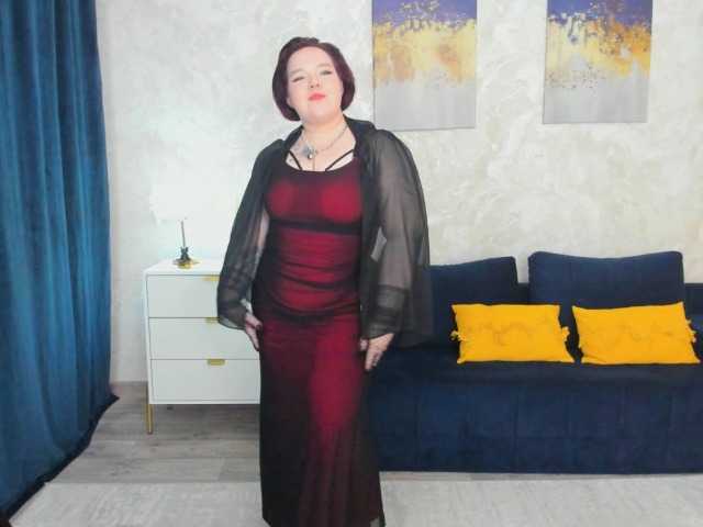 IvoryFlame, en directo ahora en BongaCams