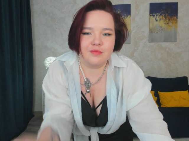IvoryFlame, en directo ahora en BongaCams