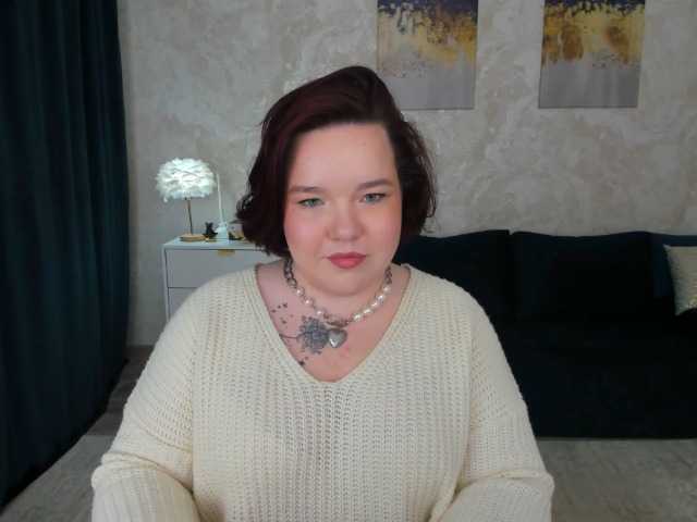 le modèle IvoryFlame est en webcam porno dans un show sur le site bongacams, il possède les tags suivants: White/Caucasian,Redhead,Shaved