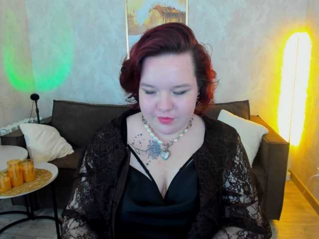 IvoryFlame — live female cam