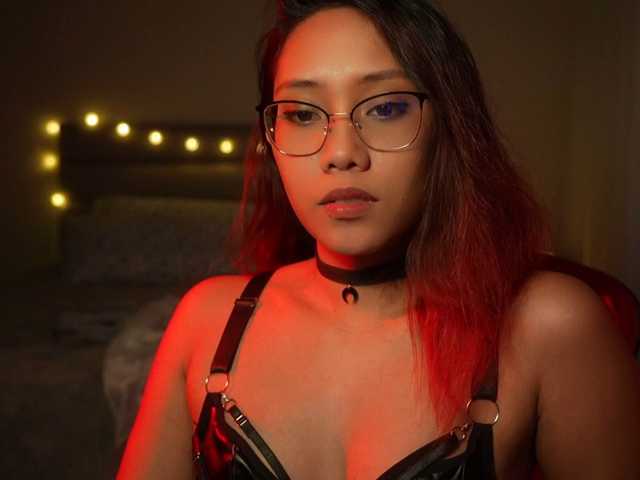 le modèle VexaNyx est en webcam porno dans un show sur le site bongacams, il possède les tags suivants: Asian,Redhead,Shaved