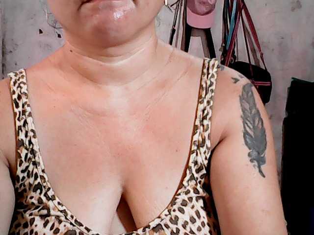xxlovelybabexx live cam on BongaCams