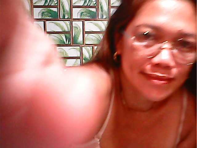 lovelykwen69 live cam on BongaCams